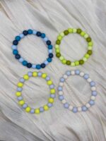 Geschenkidee buntes Perlenarmband in drei modernen Farben