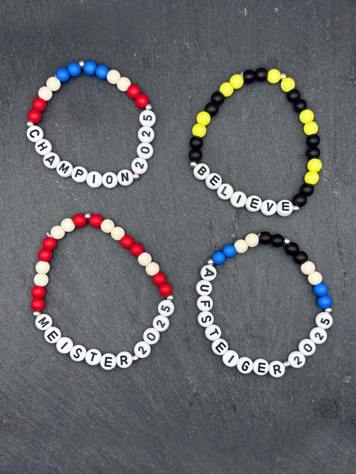 Fußball Fan Armbänder in verschiedenen Vereinsfarben mit Schrift