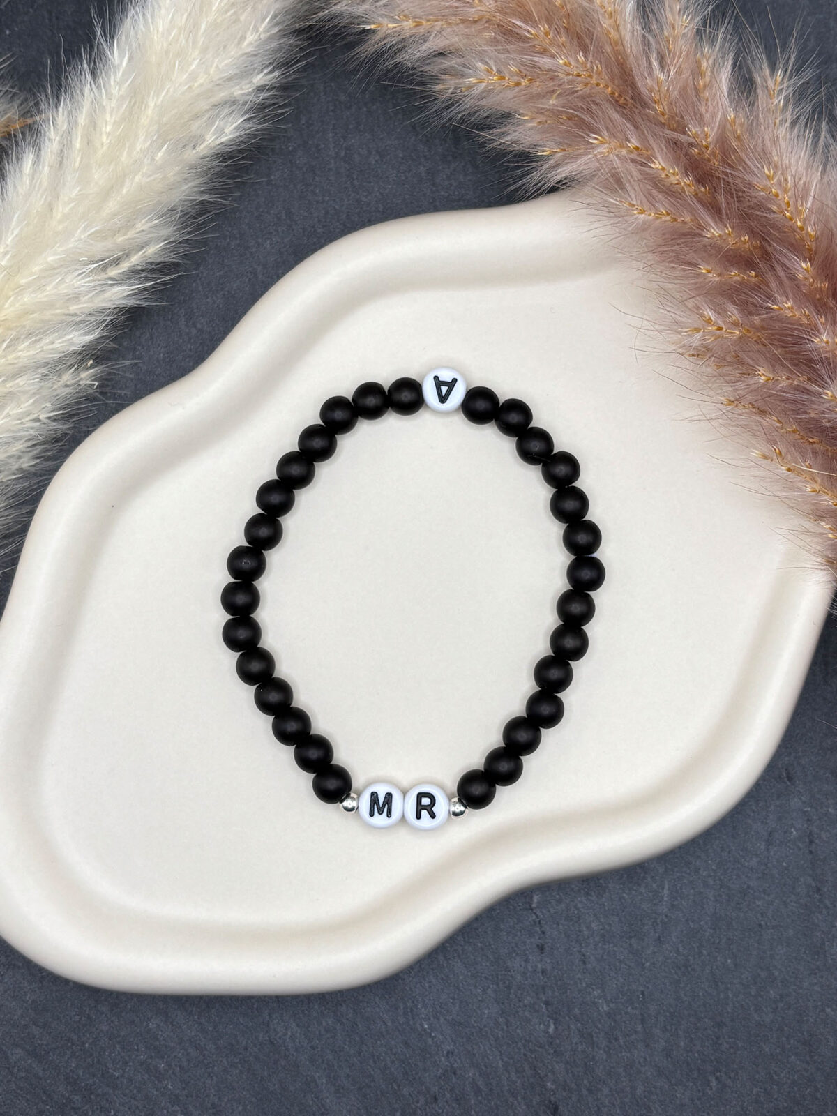Personalisiertes Partnerarmband Mr & Mrs mit Initialien – Bild 2