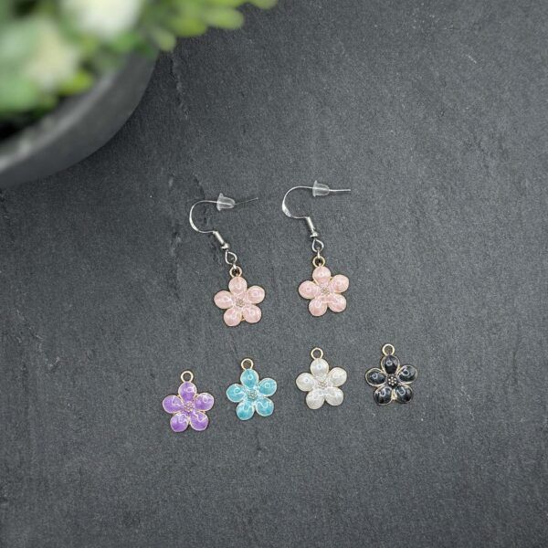 Handgemachte Blüten Ohrringe, romantischer Ohrschmuck für Damen