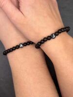Couple Armband schwarz personalisierbar mit Buchstaben Perlen als Geschenk für Paare