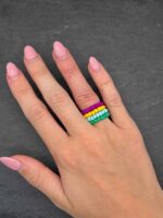 Schmuck Perlenring Set bunt auf dehnbarem Band