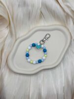 Handgemachter Perlen Armreif mit Herzanhänger für Schlüssel