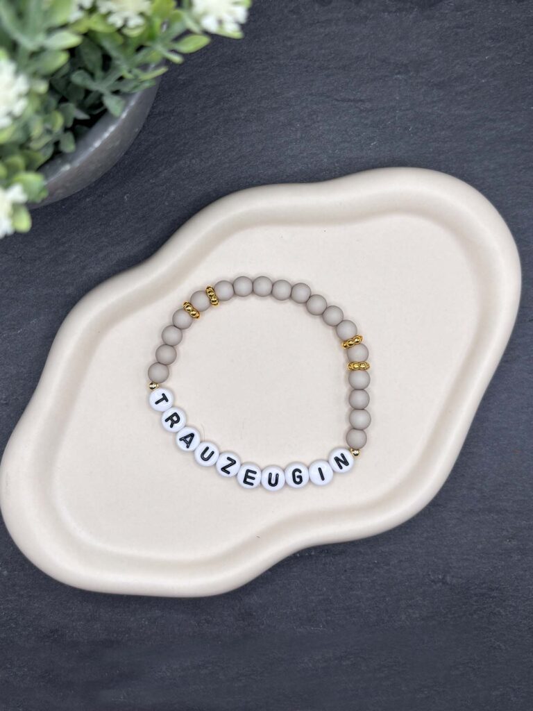 Trauzeugin Armband in neutralen Farben als Dankeschön Geschenk