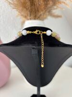 Klassische Damenkette mit Morganit Natursteinen und vergoldetem Edelstahlverschluss als stilvolles Accessoire