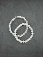 Weißes Kreuzperlen Armband als schlichtes Schmuckstück