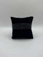 Schwarzes Glitzerarmband mit feinen Strassreihen – minimalistischer, eleganter Damenschmuck auf elastischem Band