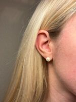 Elegante Perlen-Ohrstecker in Perlmutt-Optik – Bild 3