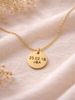 Personalisierte Kette mit Datum und Initialen