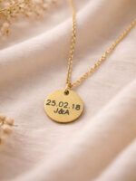 Personalisierte Kette mit Datum und Initialen – Bild 3